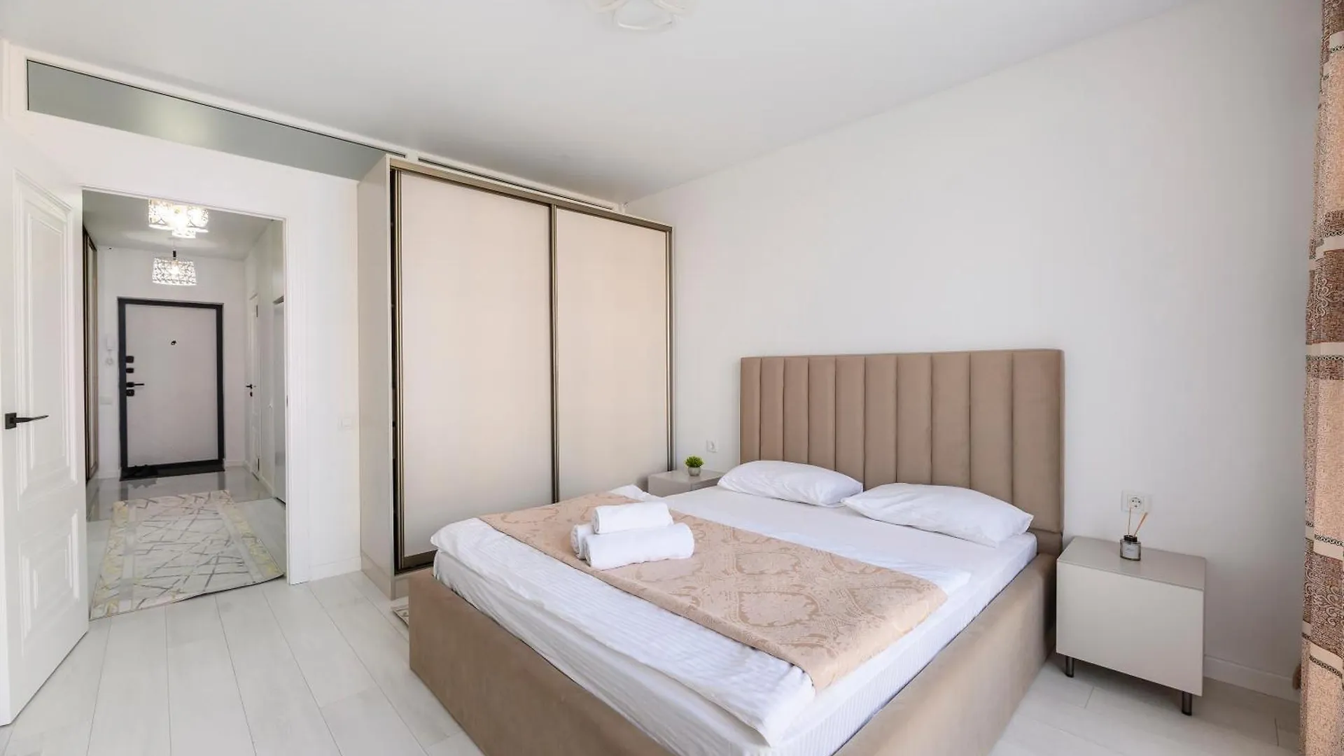 Комфортная Евротрешка В Жк Green City Almaty 0*,