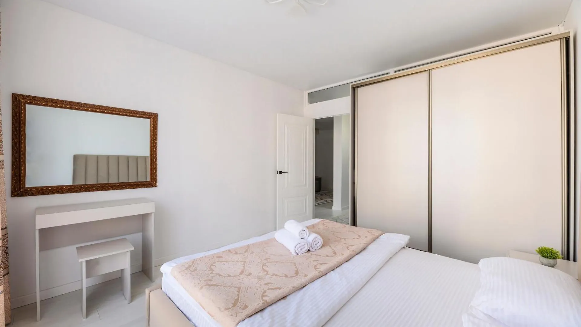 Комфортная Евротрешка В Жк Green City Almaty